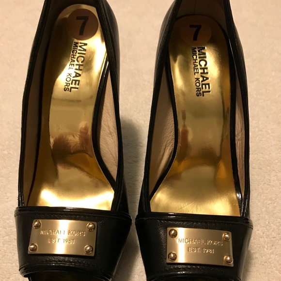 Brand New Heels By MICHAEL KORS - box 15 - Picture 3 of 6
